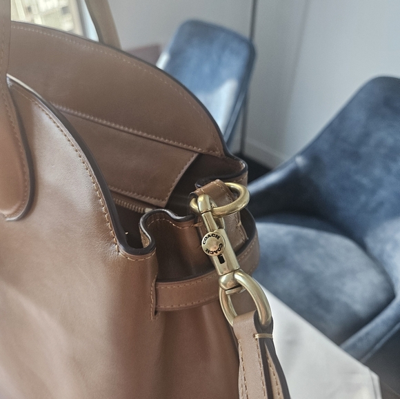 Coach Empire Carryall 40 in Honey Brown - Picture 5 of 13